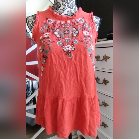 Embroidered Orange Sleeveless top - Picture 4 of 16